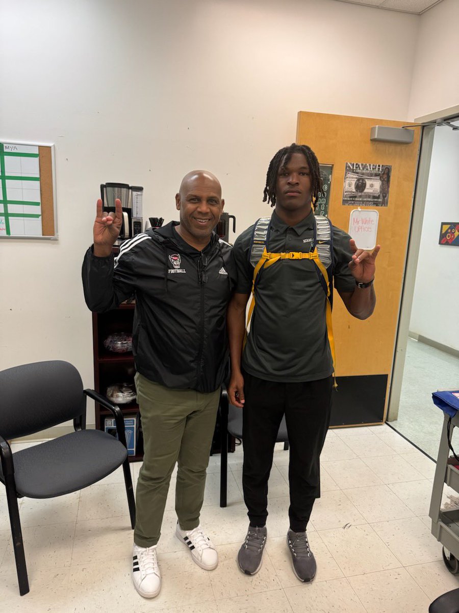 had a great talk with <a href="/jokerphillips/">Joker Phillips</a> thank you for stopping by #wolfpack