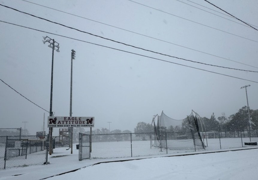 Even when covered in snow, Eagle Stadium is the best place to be!  #EagleStadium #FNL 
Pics by <a href="/RomeoFinley1/">ROM30</a> 
<a href="/SethSnwfdn/">Seth Stringer</a> <a href="/Andy_Villamarzo/">Andy Villamarzo</a> <a href="/HSFBamerica/">High School Football America</a> <a href="/FlaHSFootball/">FloridaHSFootball.com</a>