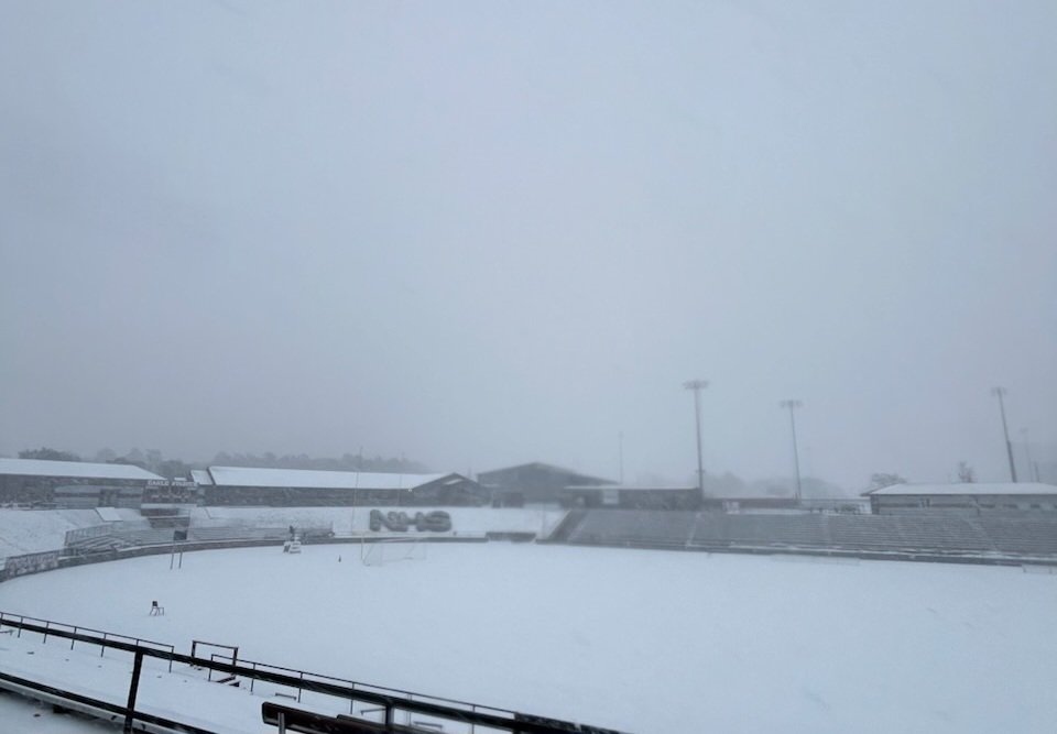Niceville_FB's tweet photo. Even when covered in snow, Eagle Stadium is the best place to be!  #EagleStadium #FNL 
Pics by @RomeoFinley1 
@SethSnwfdn @Andy_Villamarzo @HSFBamerica @FlaHSFootball https://t.co/xwxhzAlUZe
