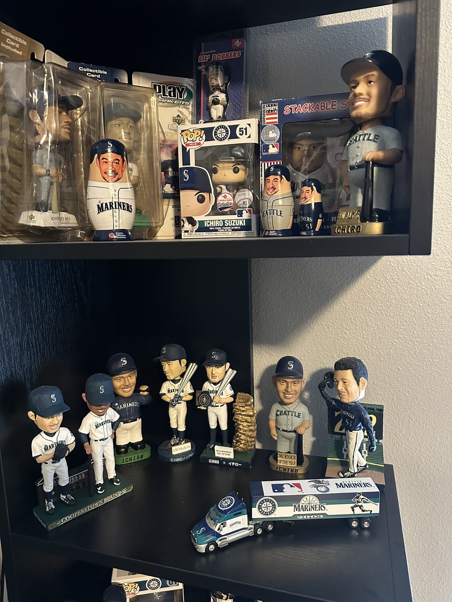 mbellus24's tweet photo. Congrats to the @Mariners Ichiro Suzuki for his election to the @baseballhall โ just like Griffey, should have been unanimous! #HOF #purehitter https://t.co/jp40bEEnKj