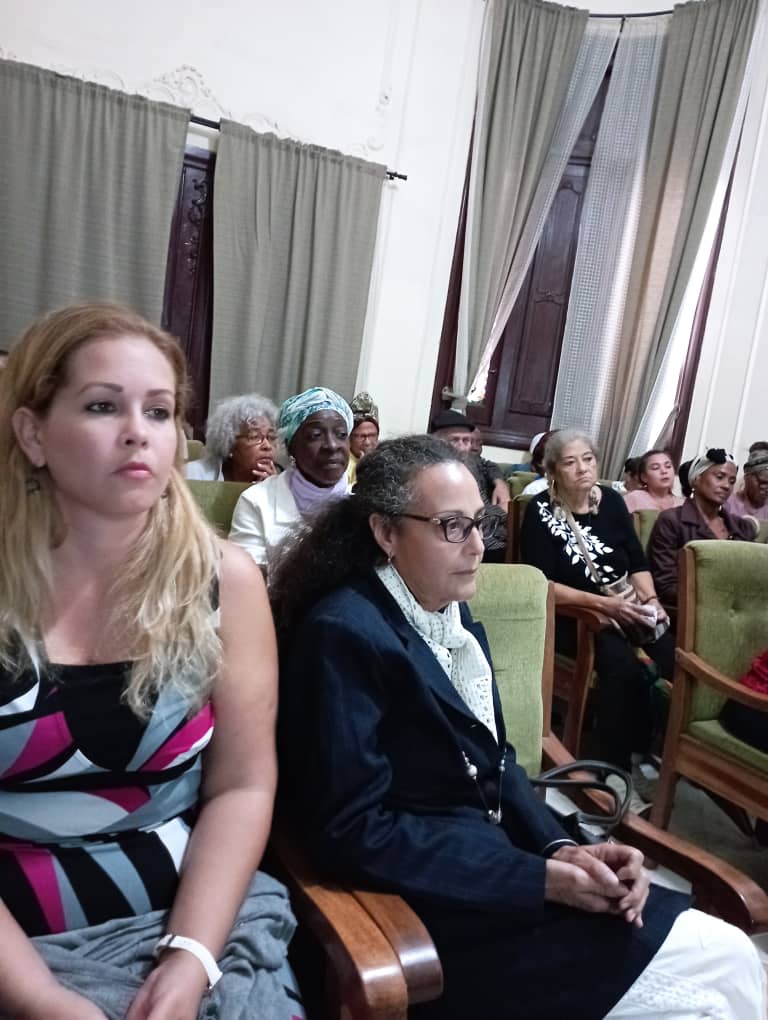 Con la presencia del secretariado de la <a href="/FMC_Cuba/">FMC de Cuba</a> conmemoramos el 39 aniversario de constituido el Batallón de las milicias femeninas. Mujeres que se incorporaron a la defensa de la Patria como vencedoras de imposibles. #CubaViveEnSuHistoría #CubaVencera #LaHabanaViveEnMí