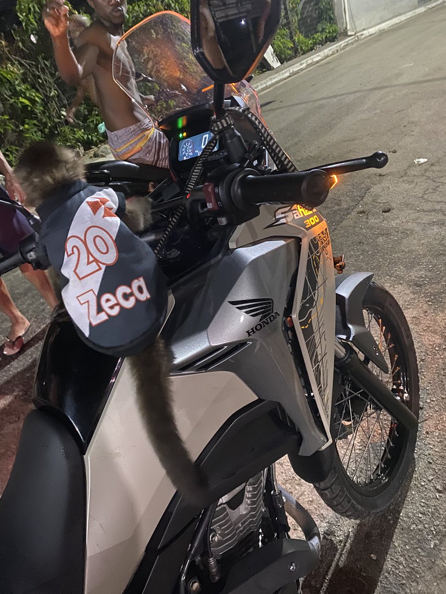 2arabianoo's tweet photo. 20 é a equipe chefe vai tomando kkk🐒 https://t.co/y1ZetgKVRl