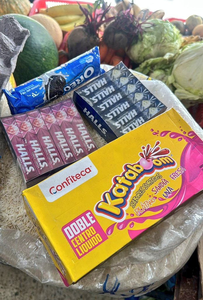 📍#Machala | Este martes el intendente de Policía <a href="/boryscarrion/">Borys Carrión R.</a> junto a Comisarios de Policía de Machala y Puerto Bolívar ejecutaron operativos a tiendas y establecimientos de abarrotes del cantón, allí se decomiso varios productos caducados. 

<a href="/FabianManchenoI/">Fabián Mancheno</a>
#ElNuevoEcuador