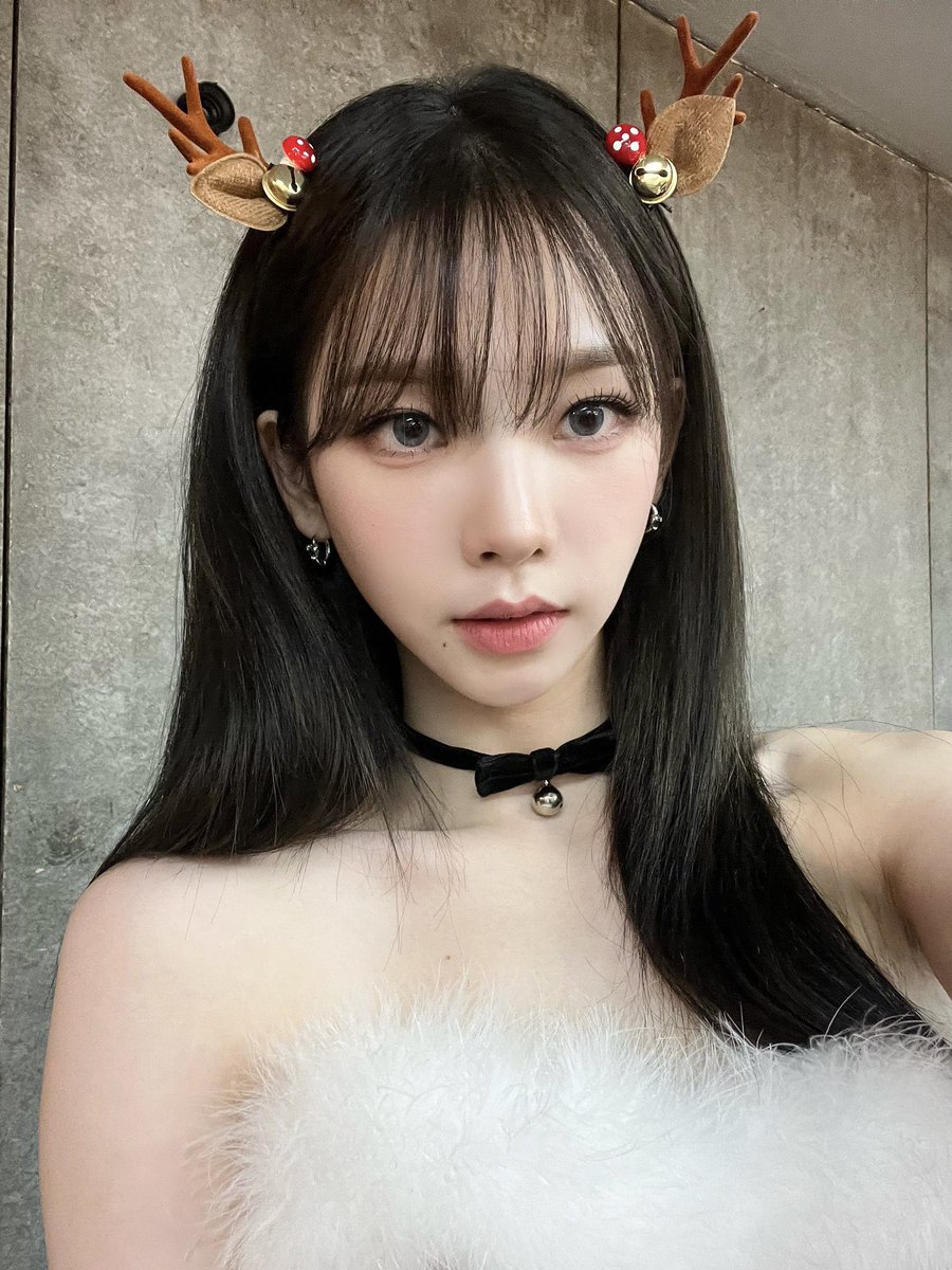 bikini_girl777's tweet photo. #KARINA
#aespe https://t.co/14FfFzFSQl