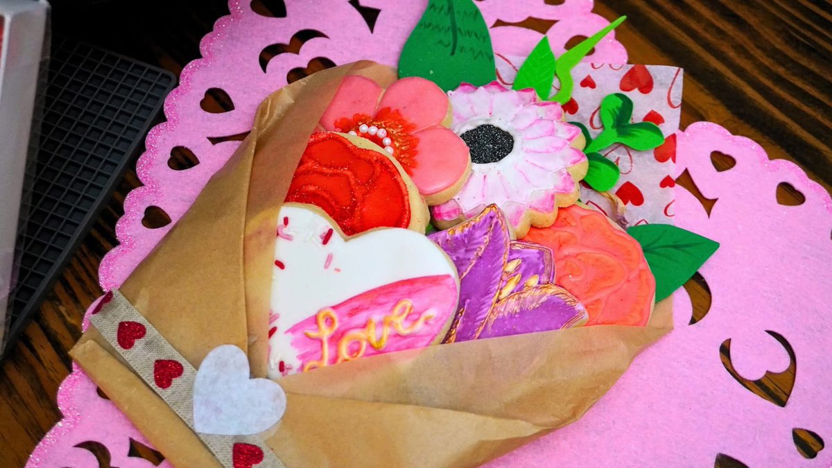 JakeRandall's tweet photo. My bakery will be offering the four items featured below for Valentines Day and they are AVAILABLE FOR SHIPPING! (Menu in next post!) https://t.co/MZY5js8Q9q