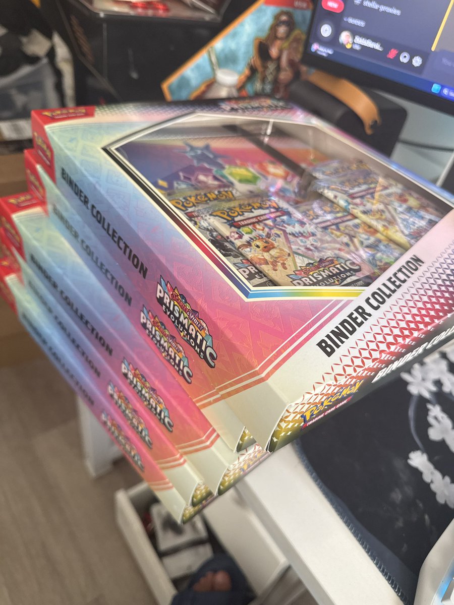 JohnnyCanalYT's tweet photo. Can’t get enough of this set prismatic evolutions Pokémon tcg https://t.co/QhJIHtcGcy