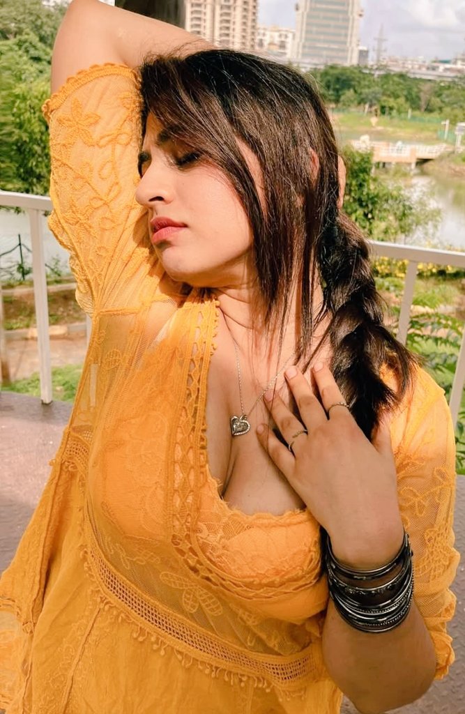 जिसे दूर जाना हैं जानें दिया करो... 
           रिश्तों में प्यार अच्छा लगता हैं मज़बूरी नही..!!🥀
Good morning,,💌