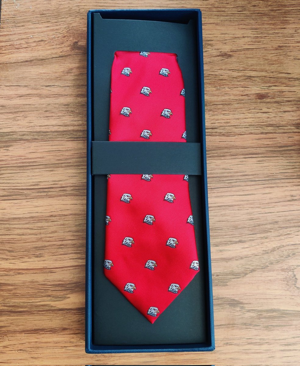 HippidyHawksGuy's tweet photo. We got Hawks ties for the @hawkeyflock Hawkey Shop!!!!

@pdxwinterhawks #LETSGOHAWKS #FlockingTime https://t.co/JzDxRmDXhA