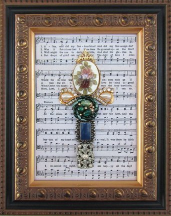 Carolyn40679267's tweet photo. Framed Jewelry Art Cross #2 #NewToShop #VintageJewelry #ValentineGift #MomisGift #OOAK #HandcraftedOriginal #Canvasbackground #UniqueDesign https://t.co/rPWDwx58b1 via @jimmiesart https://t.co/jMmc1PzJfu