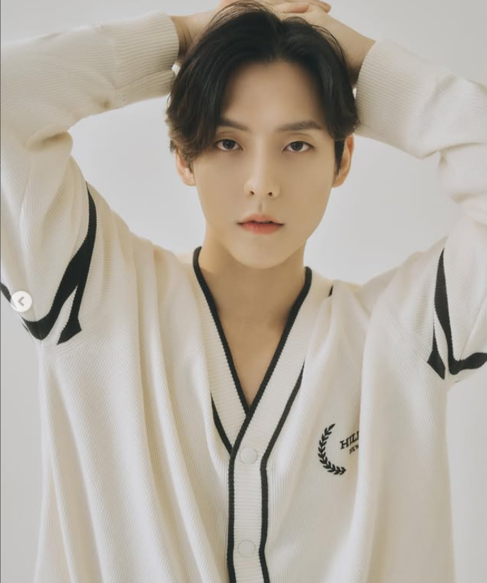 AleCocoAuthor's tweet photo. @TOP100KPOP https://t.co/8UPjne292W
