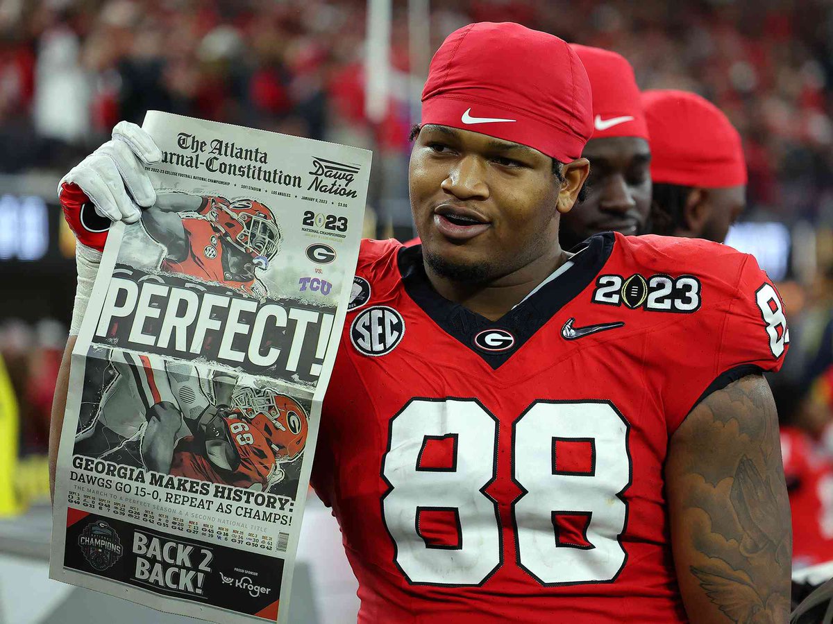 Daverin “Deuce” Geralds II (@deucegeralds) on Twitter photo #AGTG I am extremely blessed to receive an offer from the University of Georgia!! #godawgs🐶 <a href="/KirbySmartUGA/">Coach Kirby Smart</a> <a href="/SwickONE8/">Drew Swick</a> <a href="/CoachBeck56/">CORY BECK 🦅🏈</a> <a href="/UgaRecruitNews/">Dawg Post Recruiting</a> <a href="/GeorgiaFootball/">Georgia Football</a> <a href="/Brooks_UGA/">Josh Brooks</a> <a href="/jeffsentell/">Jeff Sentell</a> <a href="/CollinsHillFB/">Collins Hill Eagles Football</a> <a href="/CoachDee_UGA/">Donte Williams</a> <a href="/TravionScott/">Tray Scott</a> <a href="/CoachDiribe96/">Chidera Uzo-Diribe</a> #AGTG I am extremely blessed to receive an offer from the University of Georgia!! #godawgs🐶 <a href="/KirbySmartUGA/">Coach Kirby Smart</a> <a href="/SwickONE8/">Drew Swick</a> <a href="/CoachBeck56/">CORY BECK 🦅🏈</a> <a href="/UgaRecruitNews/">Dawg Post Recruiting</a> <a href="/GeorgiaFootball/">Georgia Football</a> <a href="/Brooks_UGA/">Josh Brooks</a> <a href="/jeffsentell/">Jeff Sentell</a> <a href="/CollinsHillFB/">Collins Hill Eagles Football</a> <a href="/CoachDee_UGA/">Donte Williams</a> <a href="/TravionScott/">Tray Scott</a> <a href="/CoachDiribe96/">Chidera Uzo-Diribe</a>