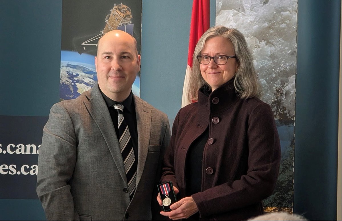 Terrific news!  <a href="/Joanne_C_White/">Dr. Joanne C. White</a> awarded for making a significant contribution to betterment of Canada with King Charles III Coronation Medal! 🎖️
Sustained &amp; high impact achievements in #remotesensing, #lidar, satellite monitoring: science to actionable information. Yea Joanne! 👏