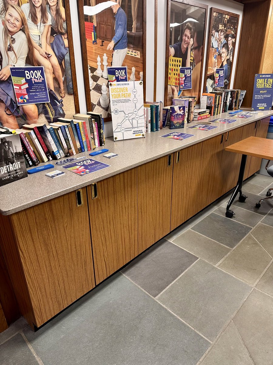 umichcampusinfo's tweet photo. Too cold to come out for the book fair? Or bad timing? Many books found new homes, but we still have some great titles for you to check out. Stop by the League ground floor study area and take one home! Available until Monday, 1/27. #ResNavs #SoYF #free https://t.co/N7HcbtJfL2