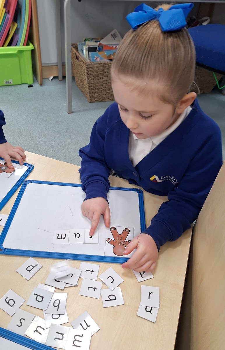 DeltaStrand's tweet image. It has been lovely to see the children using their phonic knowledge in their learning in the classroom in HMS Grimsby. 
@HMSGrimsbyfs2 @DeltaStrand 
@RuthMiskinEdu #EYFSWriting