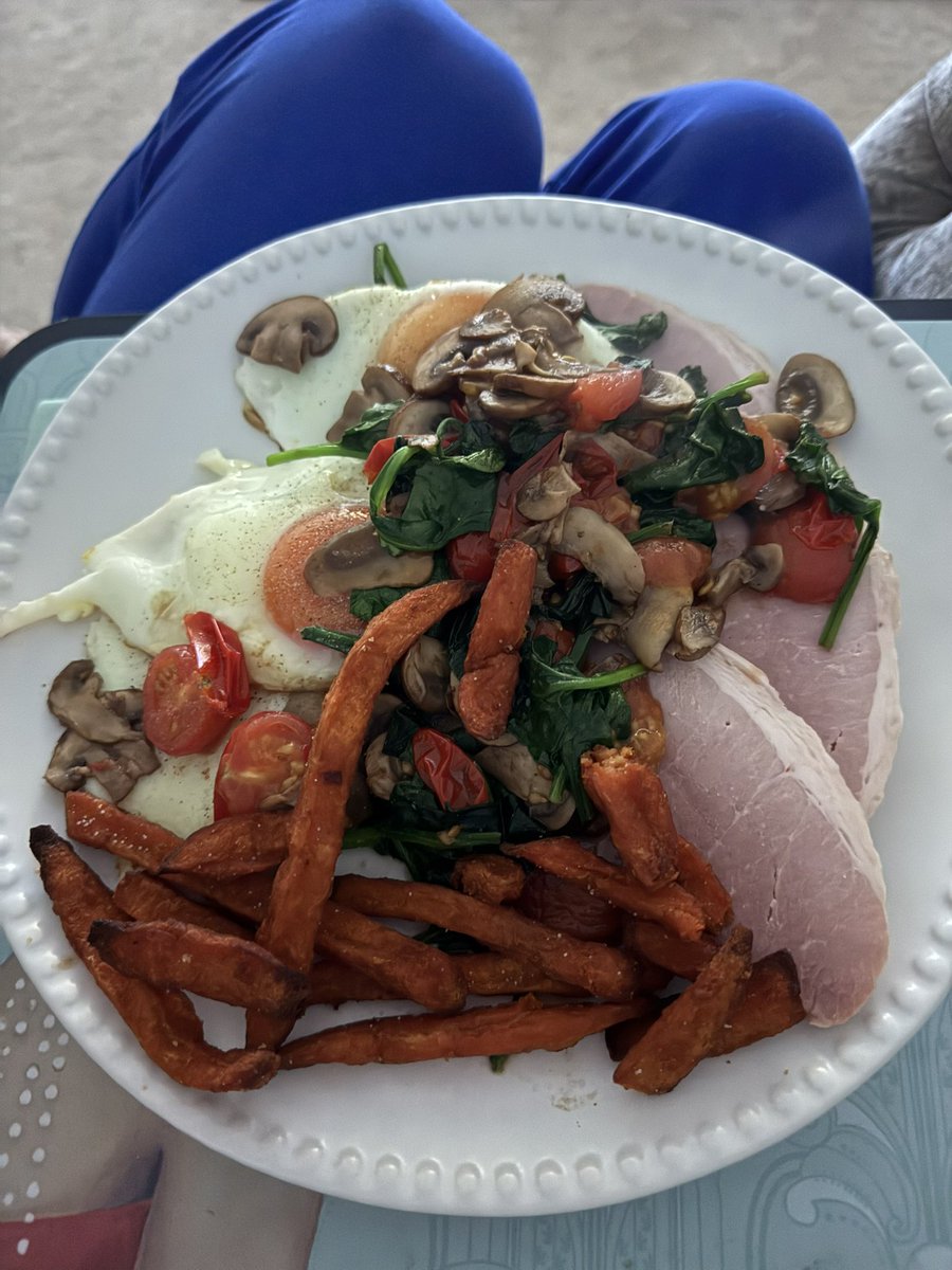 thelondondjs's tweet photo. A healthy Ham, Egg and chips!!! #boom #djlife #2025 #BeTheBest https://t.co/1KS96bhby5