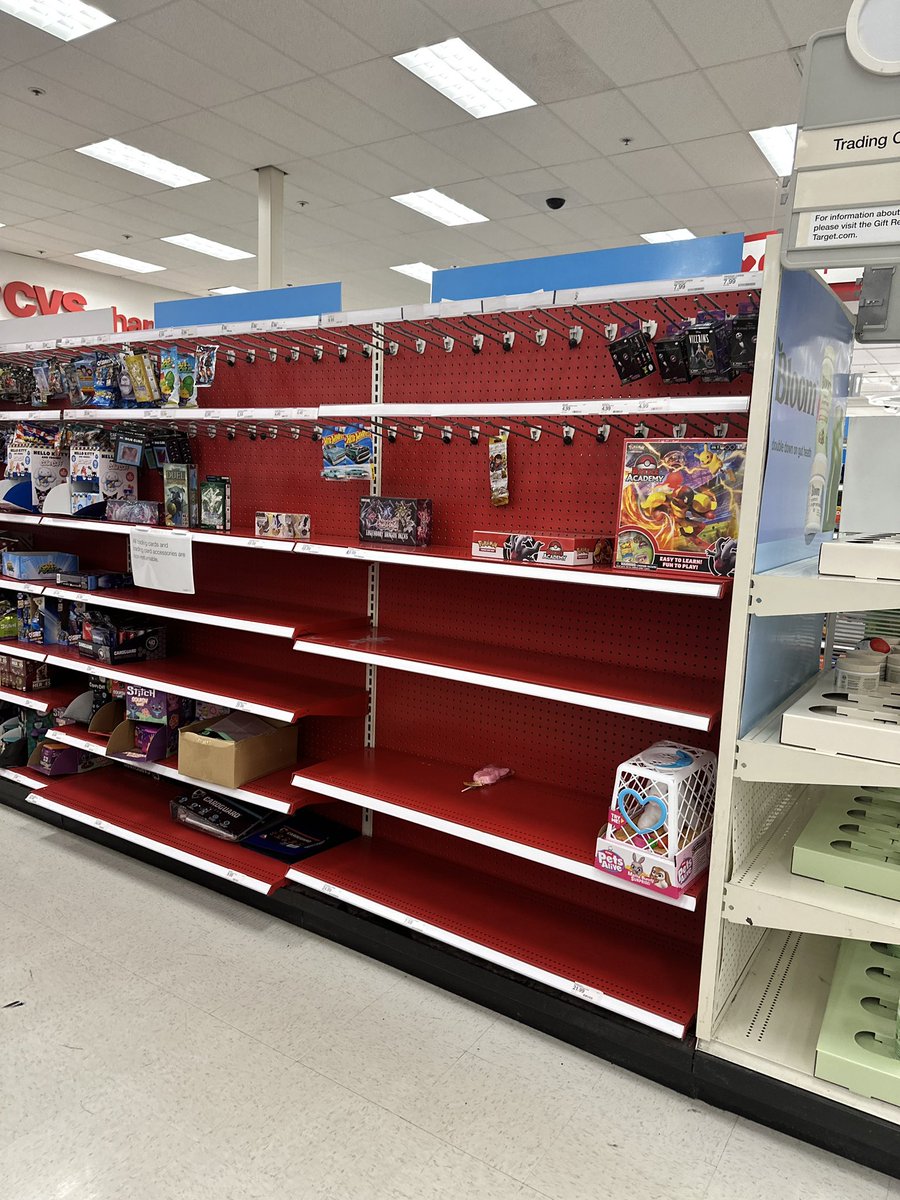 DigiSmithyTCG's tweet photo. First street got nothing. @PKMNBay @SouthBayPokeHnt https://t.co/pnXdZnWj4P