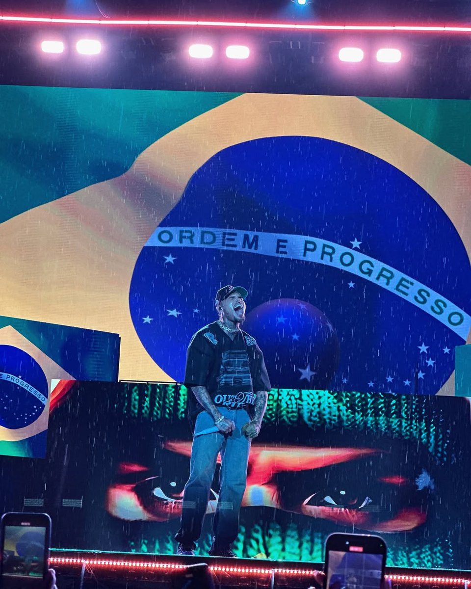 CBInfoBR's tweet photo. ETERNO BREEZYBOWL

Hoje faz 1 mês que aconteceu o show 1/2 do Chris Brown no Brasil! https://t.co/fsnbf28Wb4