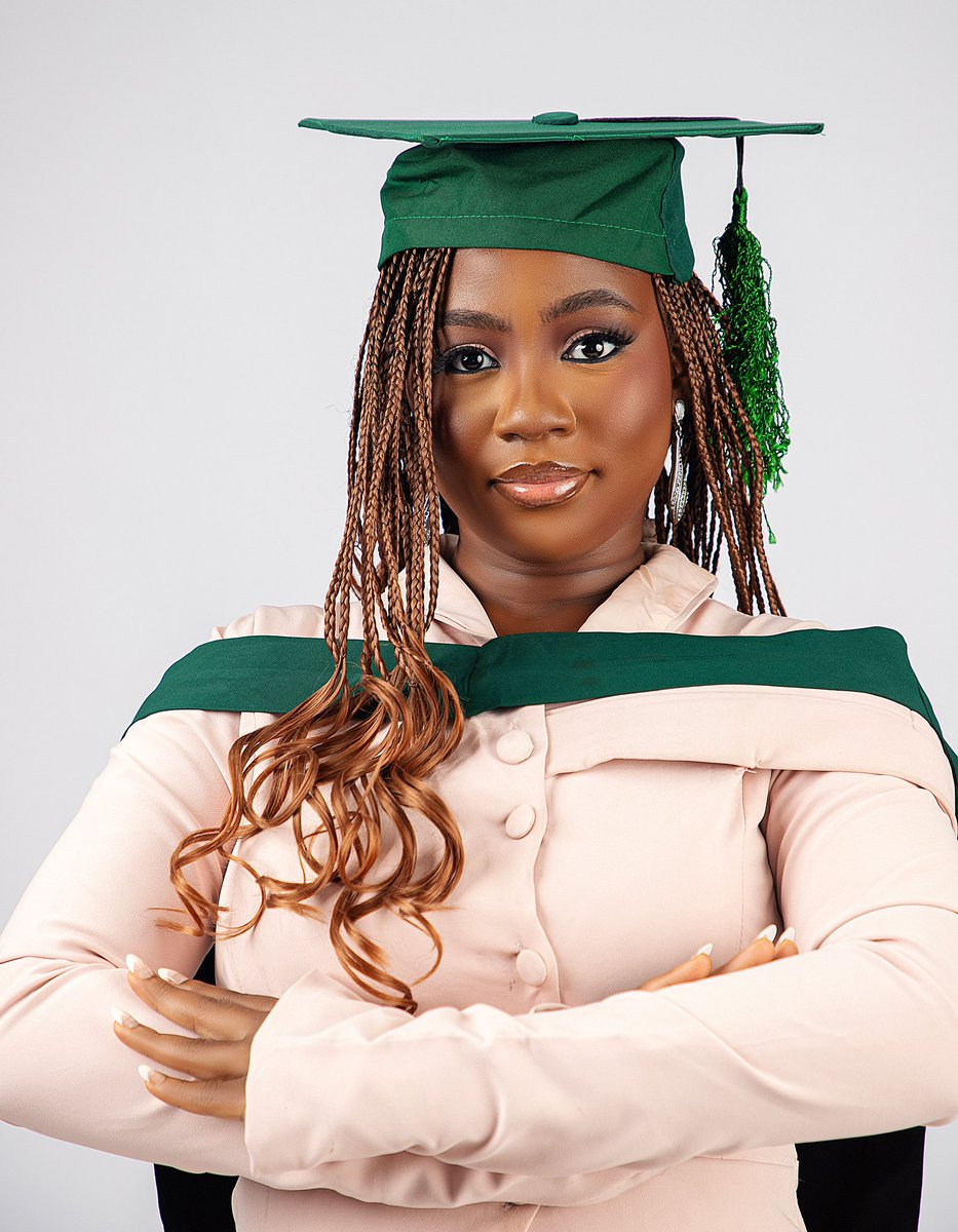 Tumiiie___'s tweet image. B.SC COMPUTER SCIENCE 👩🏾🎓
LAST BORN DON GRADUATE!!!🎓