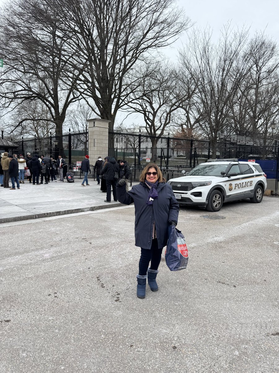 AidaCarrion1's tweet photo. Despidiéndonos de Washington D.C., de nuestro Presidente @realDonaldTrump y de buenos amigos que se tomaron el tiempo de atendernos y reunirse con las #NicasForTrump. Gracias mi querido @cristhianfaja y @SergioJarqun por tanto cariño 🙏😘🇺🇸🇳🇮 los espero en la ciudad del sol 🙏😘 https://t.co/O2mLw4bCS8