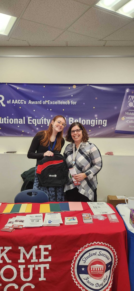 middlesex_cc's tweet image. Welcome back! It’s so exciting to see so many new and returning faces on our campuses.
 
Have a question? We're here to get you started off strong! Visit our Ask Me Booths on Main Street in the Bedford Campus Center or the Cowan Center Lobby. #mccpath