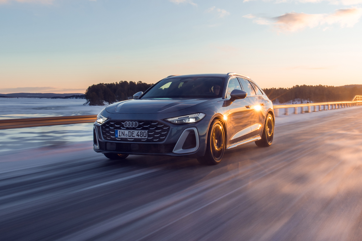 The Audi S5 Avant — making every winter drive a scenic route. 

Photography by Tom Klocker Photo.

#Audi #VorsprungDurchTechnik #AudiS5 #ThisIsAudi
-----
Audi S5 Avant: Fuel consumption combined in l/100 km: 8.0-7.6; CO₂ emissions combined in g/km: 182-171. CO₂-class: G-F.