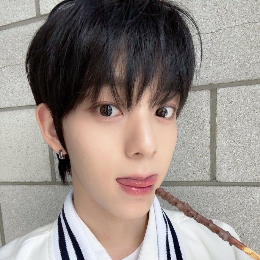 cuntygyubrik's tweet photo. kamden + yujin = chih en https://t.co/pLVicKK0k4
