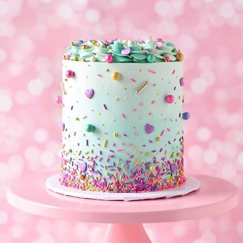 punkiewunk's tweet photo. recordando lo mucho que hablaba de ellos cuando era pequeña. Sin embargo, mientras lo miraba, se preguntó si era demasiado infantil. Aún así, decidió entregárselo.—

¡Feliz cumpleaños, Severa! 

—Un abrazillo de su parte, sin importar lo orgullosa que sea para recibirlos.— https://t.co/pQ2plt7xIC
