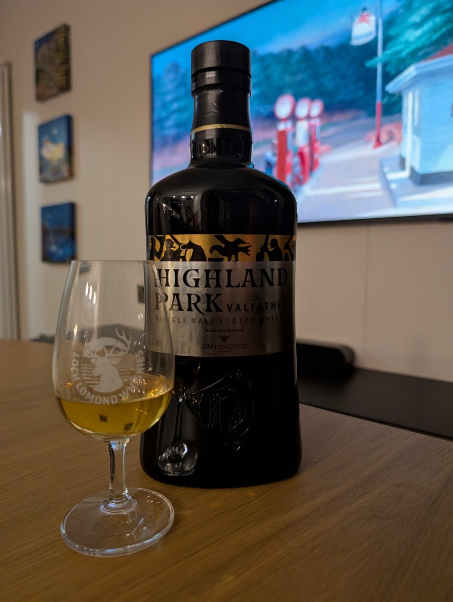 CameronHobbs's tweet photo. #DramADay 21 and 2nd @HighlandPark in a row. A much smokier, smoother, sweet and complex dram than the 10yr.
Something like slightly burnt toffee, sultanas, salt and charred oak. Very drinkable. I prefer this to the 10 yr but it scores the same, a very good 3/5 https://t.co/tqeTFC9UjQ