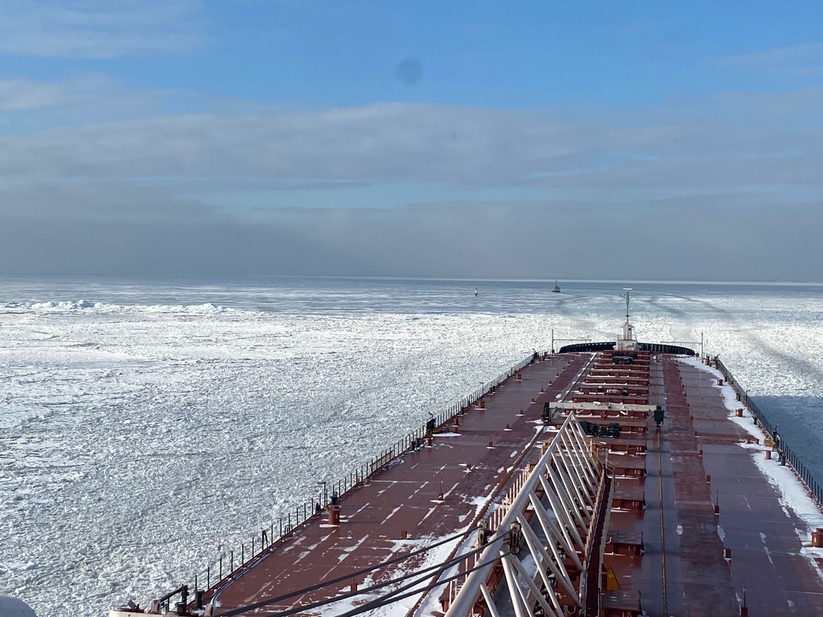 lcaships's tweet image. U.S.-flag Great Lakes freighters (lakers) moved 76.3 million tons of cargo in 2024, a decrease of 6.3 percent compared to 2023. The 2024 float was 4.6 percent below the fleet’s 5-year average.