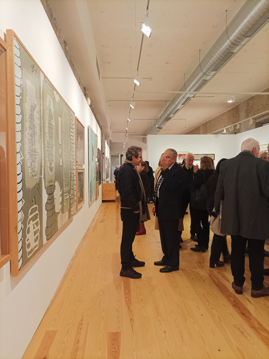 CICUS_'s tweet image. Inaugurada en #CICUS @unisevilla la exposición "Un silbido al viento. 40 años de @RafaelOrtizGal". Contiene más de un centenar de obras de artistas de diferentes generaciones ligados a la galería.