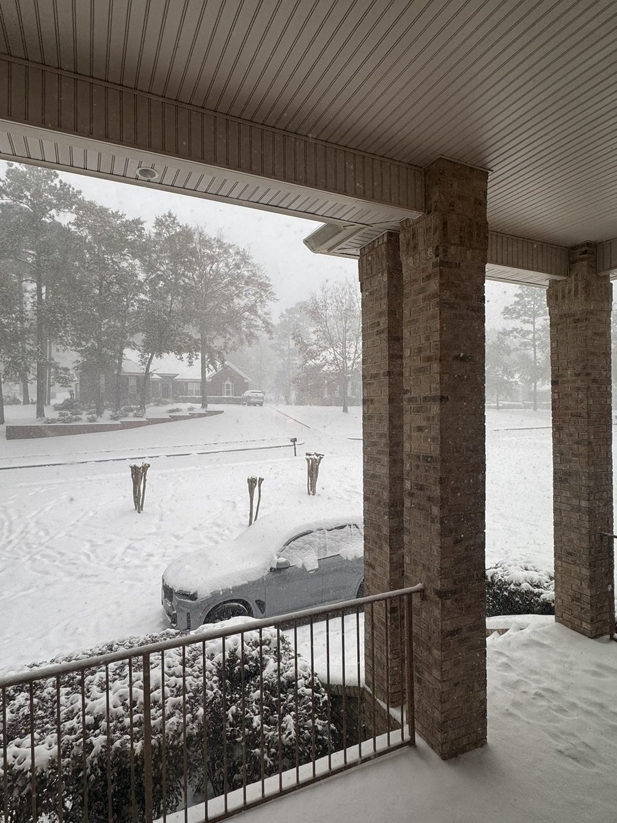 BrandonBorin's tweet photo. Snow in South Alabama! Wild!! https://t.co/ynteVgBokn