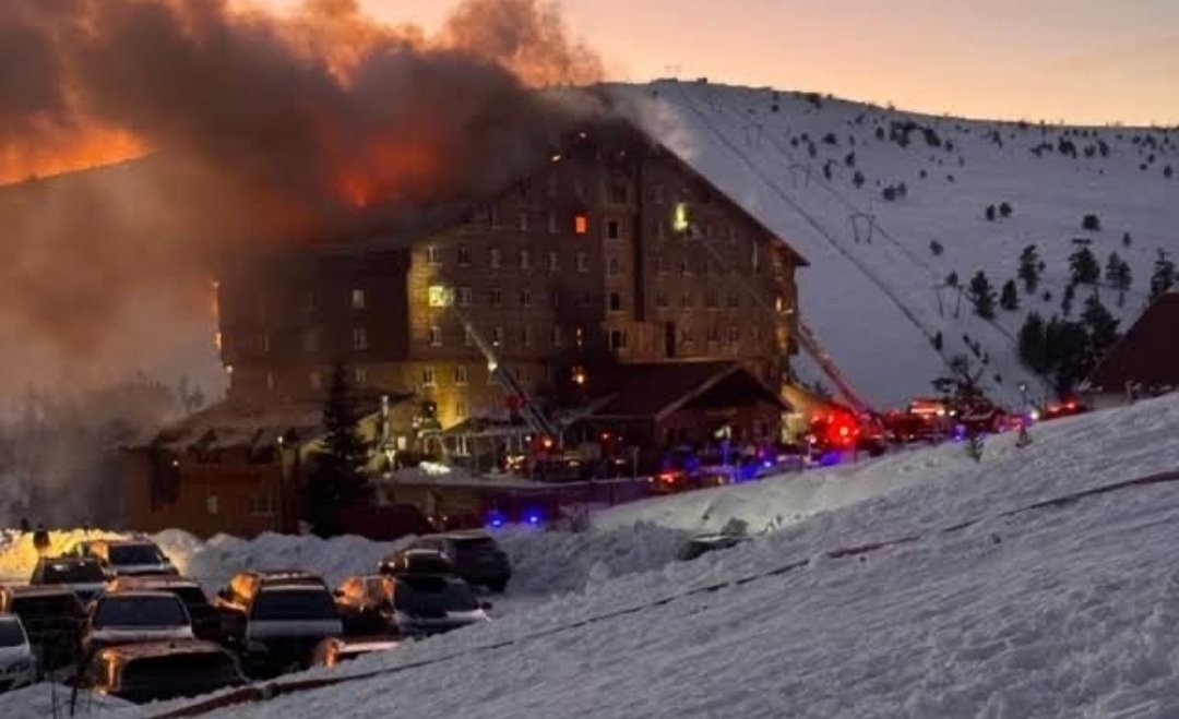 Can kaybımız çok...
Kayıplarımıza Allahtan rahmet, ülkemize sabırlar diliyoruz..

Kolumuz kanadımız kırık...
#bolukartalkaya