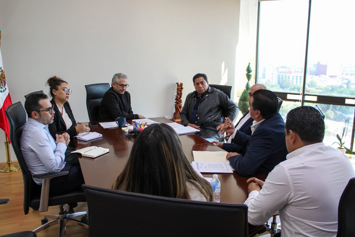 TFCA_mx's tweet photo. El Magistrado Presidente @Luis_diazdeleon se reunió con Diego Ánimas, Secretario General del @sitemcen; Felipe Castro de la Sec. Sección 18 Morelos; Ulises Vargas, Secretario de Finanzas; y Adán Rivera, Director Jurídico, sumando esfuerzos en favor de las personas trabajadores https://t.co/dwyMhdb49J