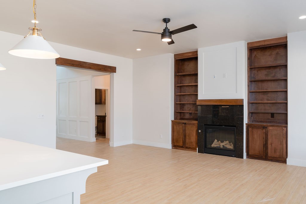 WyattPoindexter's tweet image. From Bluetooth speakers to smart home tech and a built-in wet bar, 4516 Maple Ridge Court has all the custom features you’ve dreamed of! 🍷💡
Listed by Kasey Reyes - The Agency Oklahoma
#SmartHome #CustomFeatures #LuxuryLiving #RidgeCreek #TheAgencyOklahoma