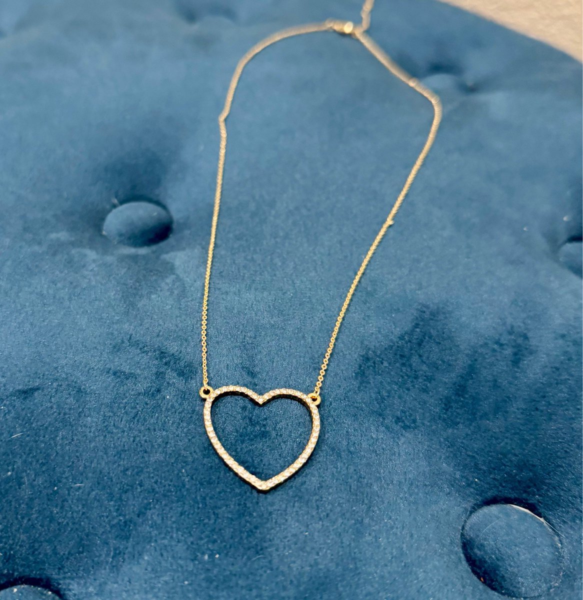 GabbingGinger's tweet photo. Super fun heart necklace. Perfect for layering! 

Follow my shop @gabbingginger on the @shop.LTK app to shop this post and get my exclusive app-only content!

#liketkit #LTKStyleTip #LTKSaleAlert #LTKFindsUnder50
@shop.ltk
https://t.co/zCKepNJtwV https://t.co/cIqOBy7w2Y