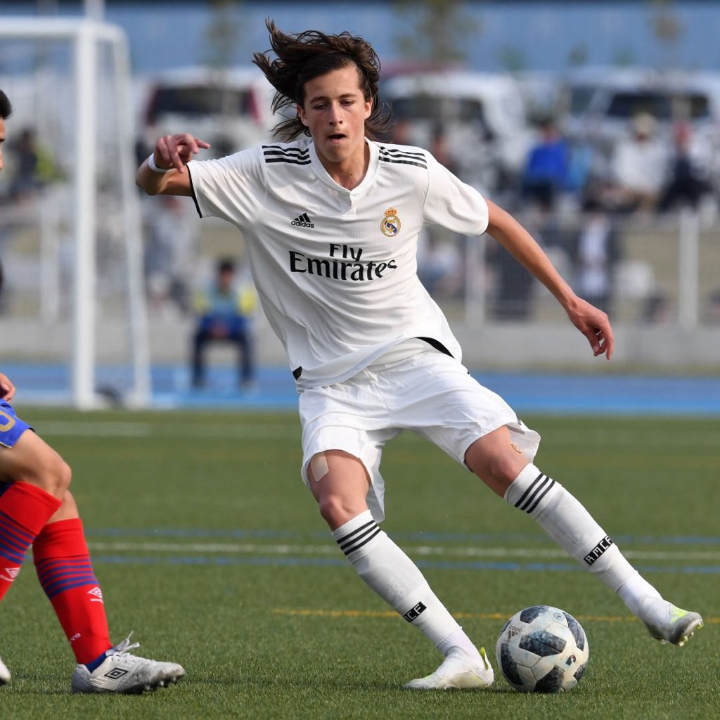 ELE ESTÁ A JOGAR À BASE DO ÓDIO.

QUE JOGADOR.