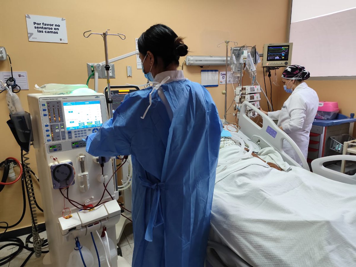 HGeneralMacas's tweet photo. #MoronaSantiago | El @HGeneralMacas 🏥 brinda atención especializada en nefrología a pacientes con enfermedad renal crónica descompensada que ingresan por emergencia. El servicio de hemodiálisis trabaja de manera integral para su recuperación. #ElNuevoEcuador https://t.co/MwIzCJ4THX