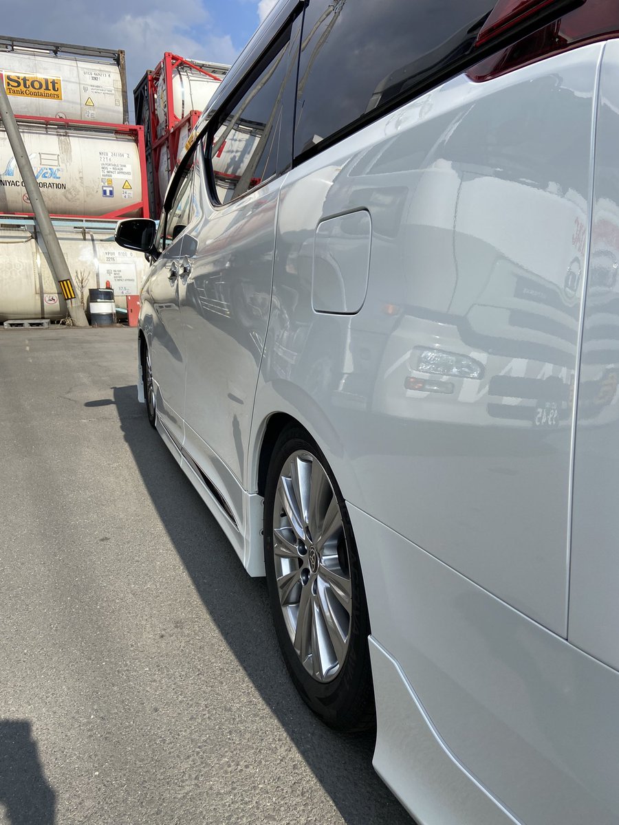 cima3911's tweet photo. ナノトラクション
艶型硬化コーティング施工
Kamikaze光輝で研磨!
Niobを塗布、拭き取り!
内容量20mlは中々シビアです。一層が限界😵
艶型硬化は、28ProのNSFで拭き取り!
Niob、NSF、艶型硬化で過去1の仕上がりで満足🤩
#KamikazeCollection
#ナノトラクション
#28Pro https://t.co/Zr2piwisGt