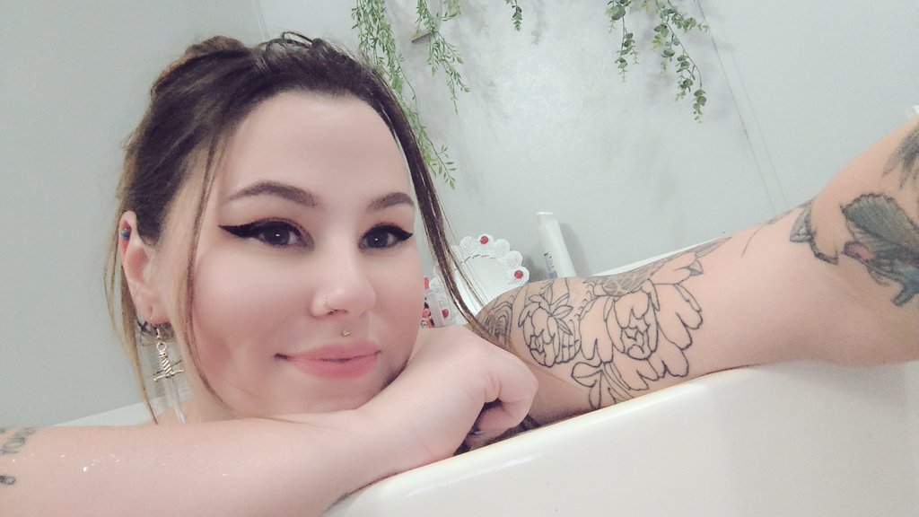GoddessV96's tweet photo. Yeah I know I'm your dream girl. Now cash app me about it 💸💸💸 https://t.co/zd7dzqsZ7r