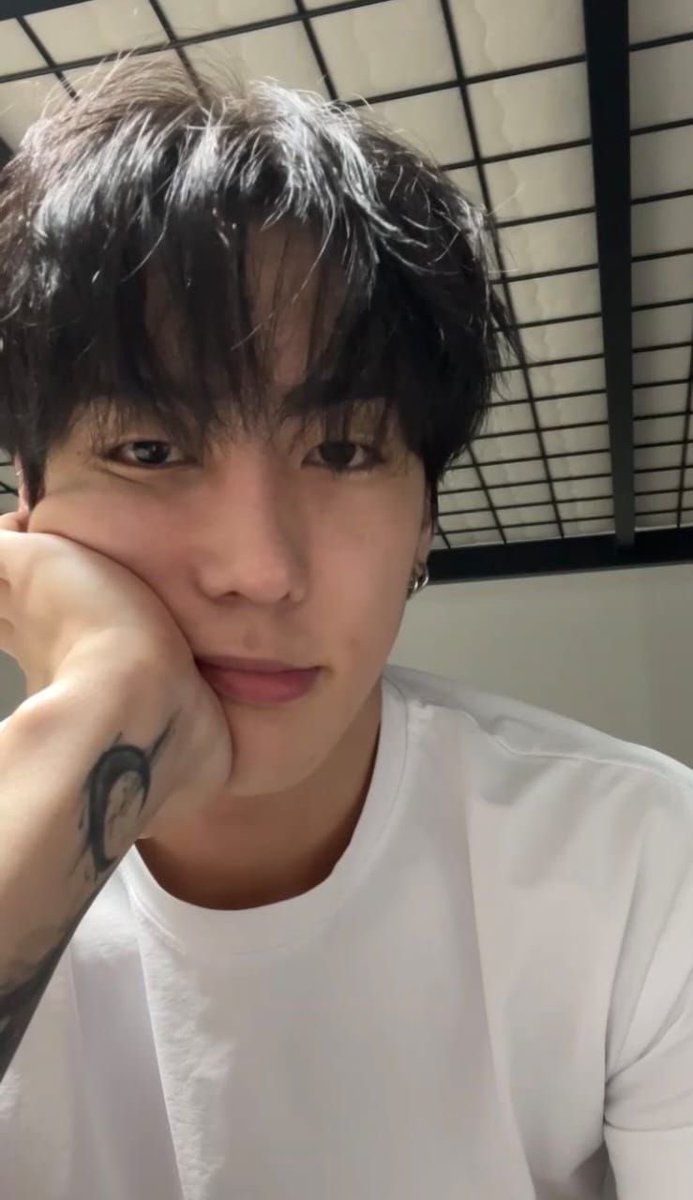 Hourly_Jongwoo's tweet photo. #JONGWOO #종우 #ONEPACT https://t.co/pygaF525ma