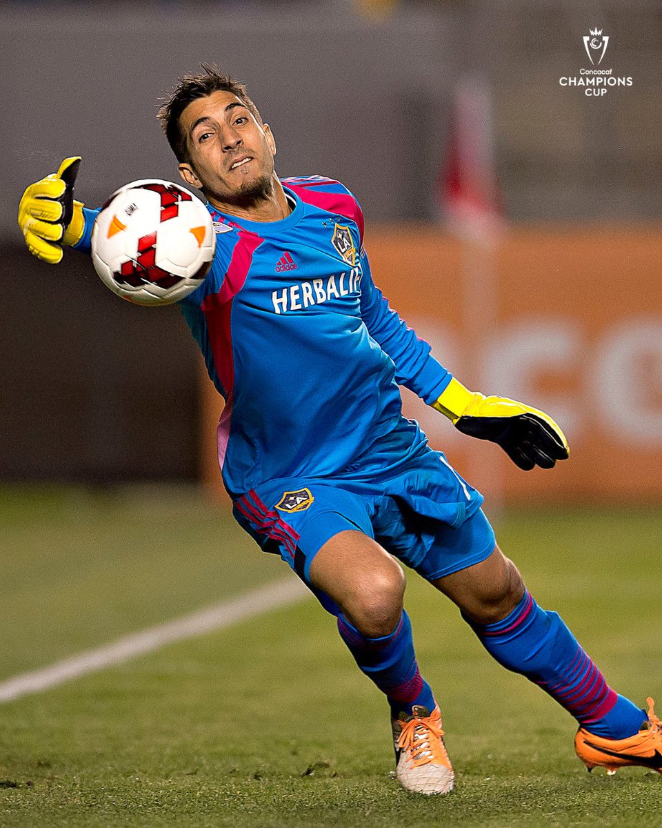 Throw🔙 a Jaime Penedo en #ConcaChampions 🤩

Histórico portero panameño 🇵🇦