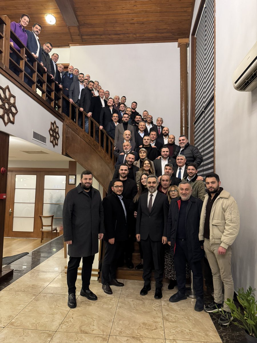 Haftalık olağan İlçe Yönetim Kurulu Toplantımızı Meclis Üyelerimiz, Mahalle Başkanlarımız ve sorumlu İl Yönetim Kurulu Üyemiz <a href="/mtalhakor/">M. Talha Kor</a> un katılımlarıyla gerçekleştirdik.

Rabbim toplantımızı hayırlara vesile eylesin, Birlik ve beraberliğimizi daim kılsın.

<a href="/atasehirakparti/">AK Parti Ataşehir</a>