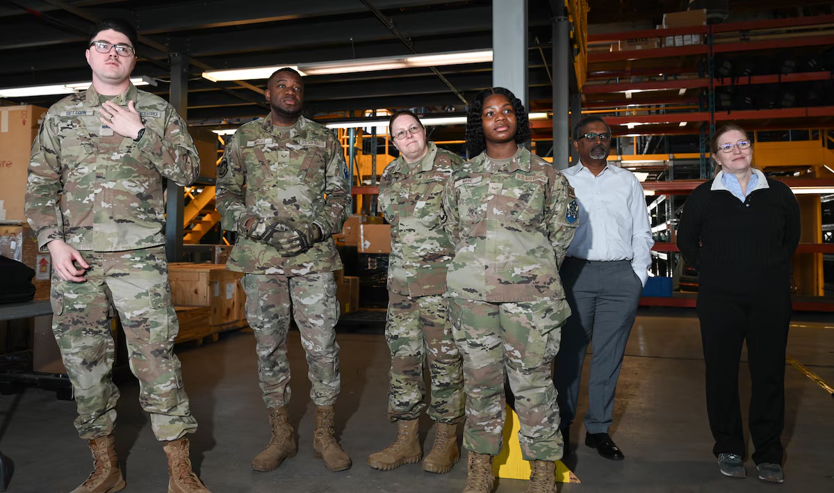 USSF_SSC's tweet photo. Guardians and Airmen teamed for a first-ever logistics challenge using artificial intelligence (AI) to aid in cargo planning for rapid deployment. Teams competed to reduce loading time from 14 days to less than an hour.
Read more: https://t.co/KKNBRdLN6z https://t.co/H4MeOixP6Z