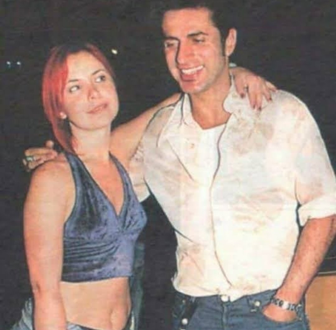 "Hani o güneşin batışı
Bizi tanrıya inandırışı
Şu an o akşam aklımda.."