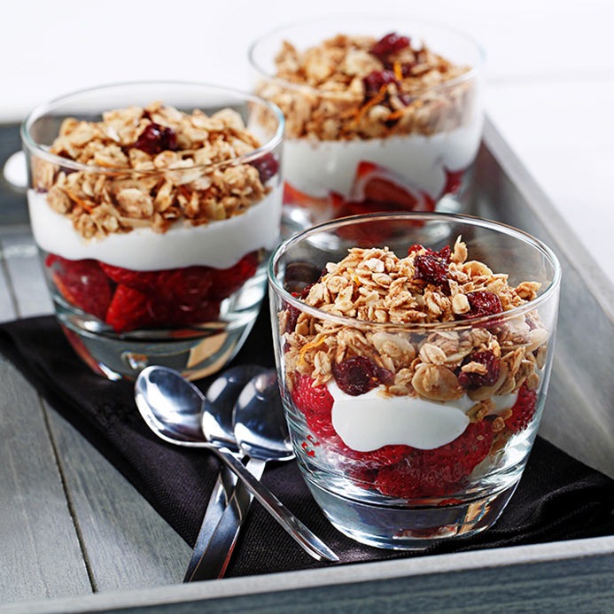 Looking for a quick and healthy snack? 🍯🥣 Whip up a batch of our Canola Granola! Perfect for munching on the go or sprinkling over your favorite yogurt and fruit. Made with canola oil, it contains healthy fats. 🌟 #HealthyEats #HomemadeGranola #BakeWithCanolaOil