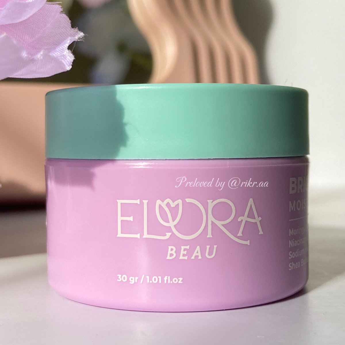 taeairy's tweet photo. 🛒 Elora Brightening Set Skincare
Full set | 75K
Face wash | 30K
Moisturizer | 35K
Serum | 20K https://t.co/wXdA6kcfov