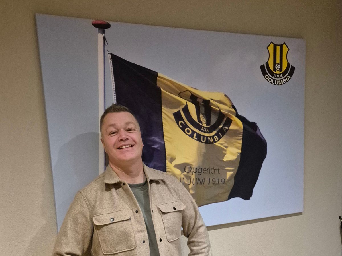 𝗛𝗮𝗿𝗼𝗹𝗱 𝗗𝗲𝗻𝗴𝗲𝗿𝗶𝗻𝗸 𝗻𝗶𝗲𝘂𝘄𝗲 𝗵𝗼𝗼𝗳𝗱𝘁𝗿𝗮𝗶𝗻𝗲𝗿 𝗖𝗼𝗹𝘂𝗺𝗯𝗶𝗮 💛 🖤 
De technische commissie van Columbia is verheugd te kunnen mededelen dat er een opvolger is gevonden voor de vertrekkende Jop van der Linden. 
buff.ly/40peCx5