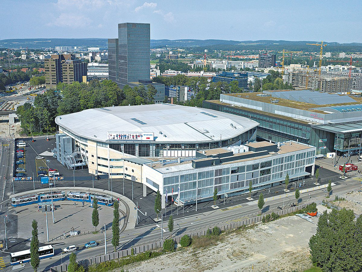 seongmints's tweet photo. The Hallenstadion is the biggest indoor venue of Switzerland w/ a capacity of up to 15k. It was originally built in 1939 &amp; so many big artists performed there over the years.

I'm SO proud of ATEEZ for being the 1st kpop group to perform at this legendary venue ❤️ #ATEEZinZurich https://t.co/YdTMcytYF9