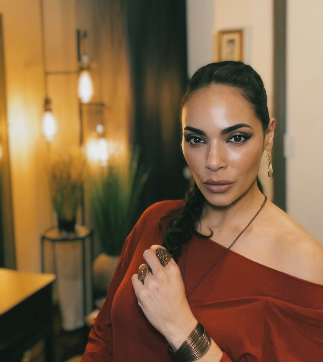 Relentlessly Reinvent Yourself 🐍

Nothing great ever cames easy. 
Trust the strength inside you.
Be convinced and committed to a new purpose or recommit to an old one. 
Let the future in and bless the adversity that helped shape who you will become. 

#relentless #NewYear2025