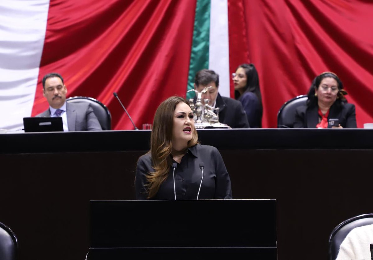 geovanna_b's tweet photo. Reconocemos la contribución económica que realizan día con día en Estados Unidos y en México nuestros héroes y heroínas.
¡No están solos! https://t.co/Vd5CBxr6NB